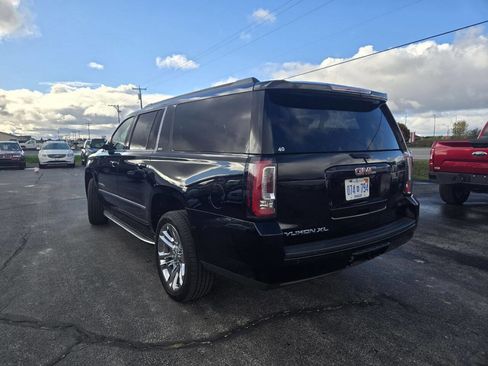 Used 2020 GMC Yukon XL SLT w/ Premium Edition image 11