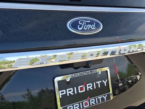 Used 2019 Ford Expedition Max XLT image 30