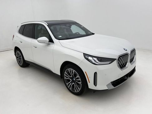 Certified 2025 BMW X3 xDrive30i w/ Convenience Package image 2