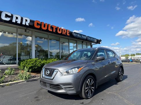 Used 2020 Nissan Kicks SV FWD image 1