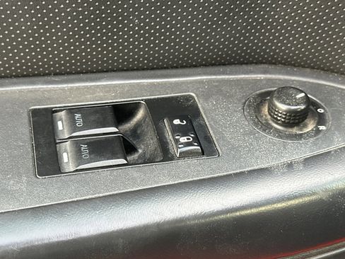 Used 2013 Dodge Challenger R/T image 12