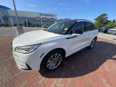 Used 2025 Lincoln Corsair Grand Touring AWD/4WD image 22