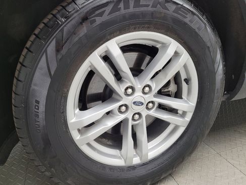Used 2020 Ford Explorer XLT w/ Equipment Group 202A AWD/4WD image 31