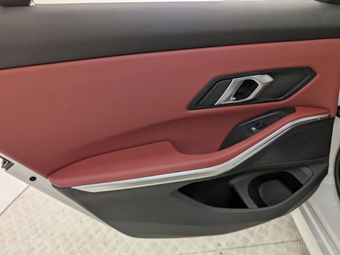 Used 2025 BMW 330i Sedan w/ Premium Package image 23