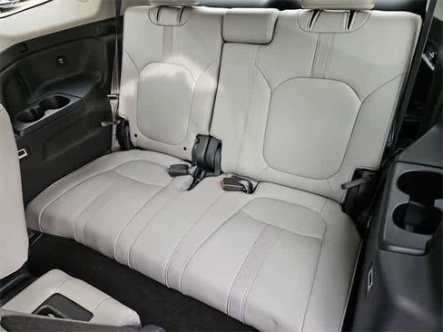 Used 2025 Honda Pilot Touring image 40