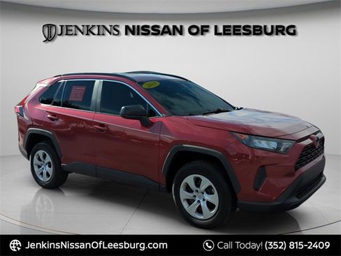 Used 2019 Toyota RAV4 LE image 1