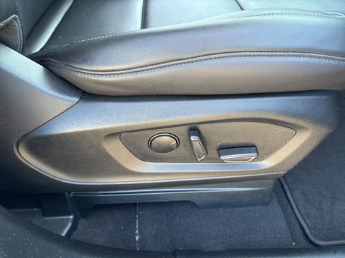 Used 2024 Ford Explorer XLT w/ Equipment Group 202A image 39