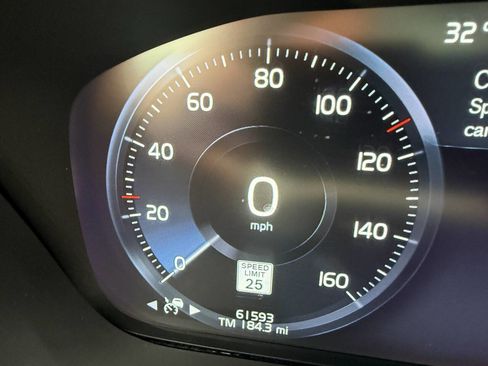 Used 2021 Volvo XC60 T5 Inscription w/ Advanced Package image 32