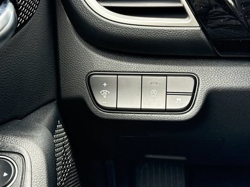 New 2026 Kia Seltos S FWD image 33