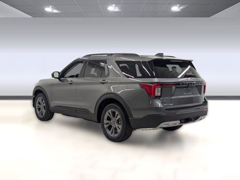 New 2026 Ford Explorer Active w/ Active Comfort Package AWD/4WD image 2
