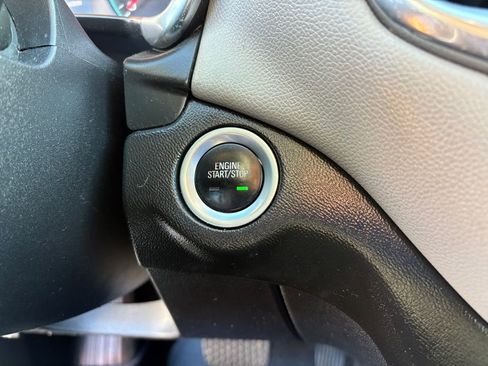 Used 2018 Chevrolet Equinox LS FWD image 30