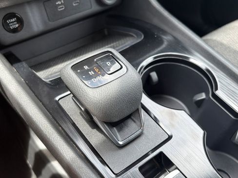Used 2024 Nissan Rogue SV FWD image 28