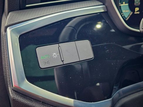 Used 2022 Audi Q3 2.0T Premium image 15