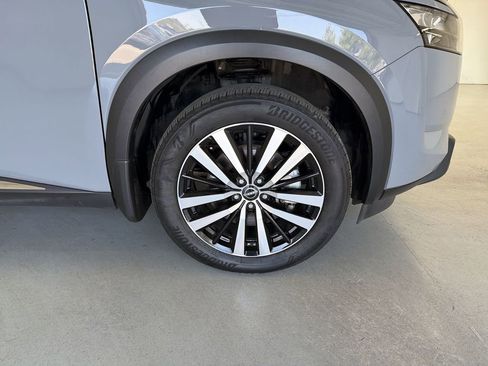 Certified 2025 Nissan Pathfinder Platinum w/ Cargo Package AWD/4WD image 14