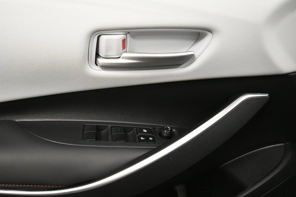Used 2023 Toyota Corolla SE w/ Carpet Mat Package (TMS) FWD image 11