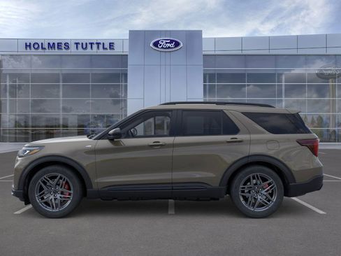 New 2026 Ford Explorer ST-Line w/ ST-Line Street Pack image 3