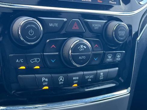 Used 2019 Jeep Grand Cherokee Limited w/ Luxury Group II image 22