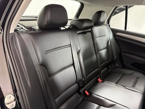 Used 2016 Volkswagen Golf SE w/ Lighting Package FWD image 22