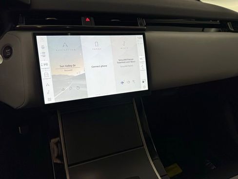 Certified 2025 Land Rover Range Rover Velar Dynamic SE image 19