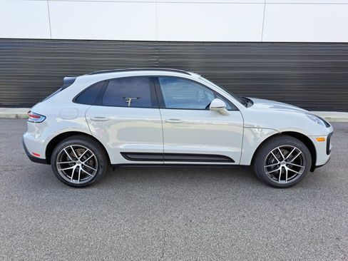 Used 2026 Porsche Macan AWD/4WD image 8