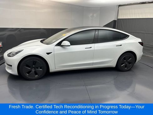 Used 2023 Tesla Model 3 Standard Range RWD image 2