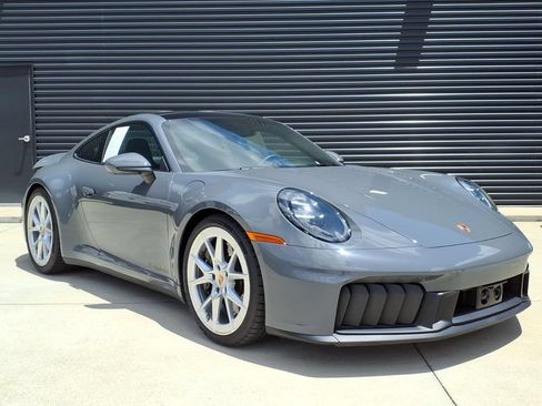 Certified 2025 Porsche 911 Carrera GTS RWD image 8