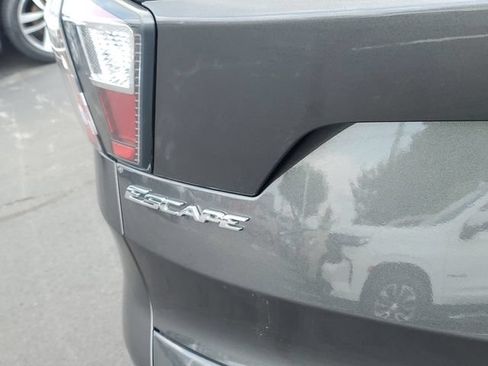 Used 2017 Ford Escape SE FWD image 7
