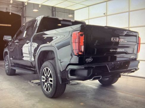 Used 2022 GMC Sierra 1500 AT4 w/ AT4 Preferred Package image 3