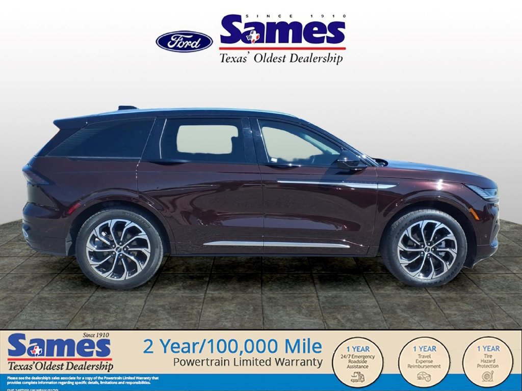 Used 2024 Lincoln Nautilus Reserve AWD/4WD image 2