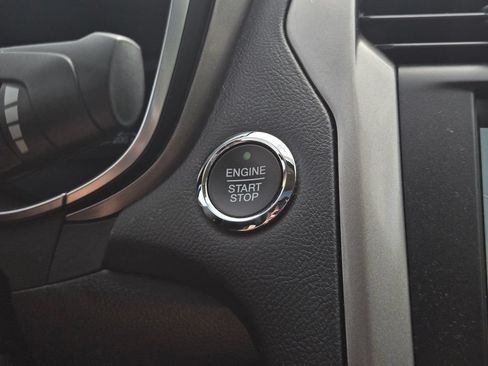 Used 2017 Ford Fusion Energi SE FWD image 34