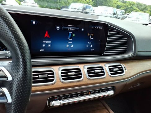 Certified 2024 Mercedes-Benz GLS 450 4MATIC image 19