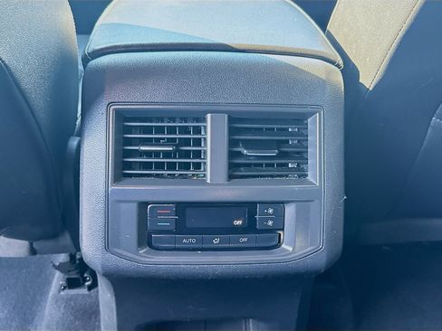 Used 2021 Volkswagen Atlas SE image 22