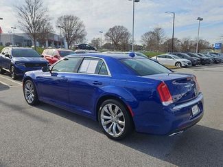 Used 2019 Chrysler 300 Touring w/ Chrome Appearance Package video 3
