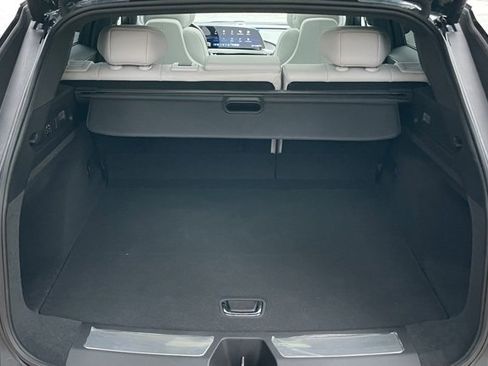 Used 2024 Cadillac Lyriq Luxury image 17