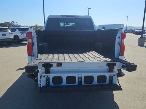 Used 2021 Chevrolet Silverado 1500 LT AWD/4WD image 25