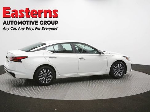 Used 2025 Nissan Altima 2.5 SV FWD image 42