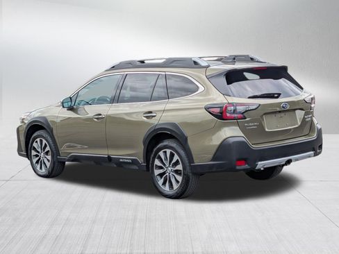 Used 2023 Subaru Outback Touring AWD/4WD image 5
