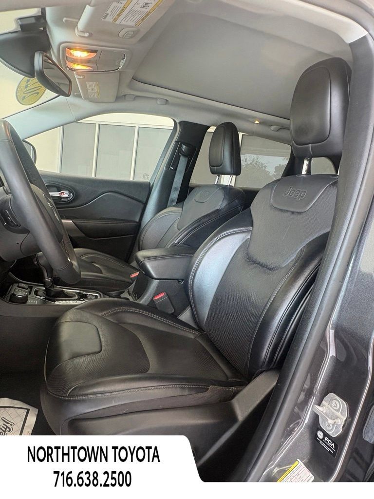 Used 2022 Jeep Cherokee Limited AWD/4WD image 12