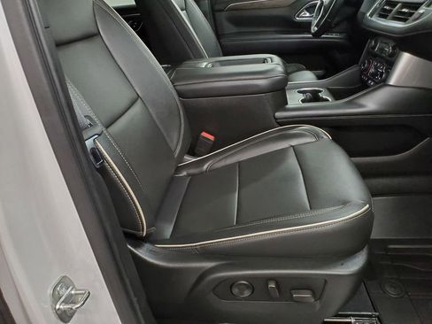 Used 2021 Chevrolet Tahoe Premier w/ Premium Package image 21