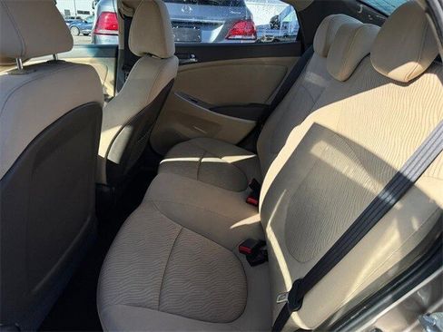 Used 2013 Hyundai Accent GLS w/ Premium Pkg image 9