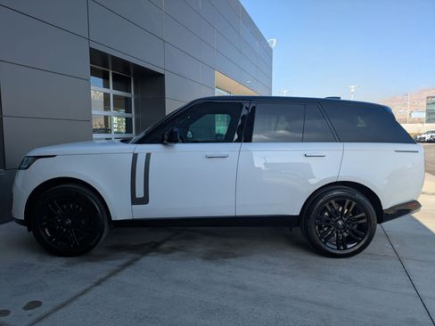 Used 2023 Land Rover Range Rover SE image 9