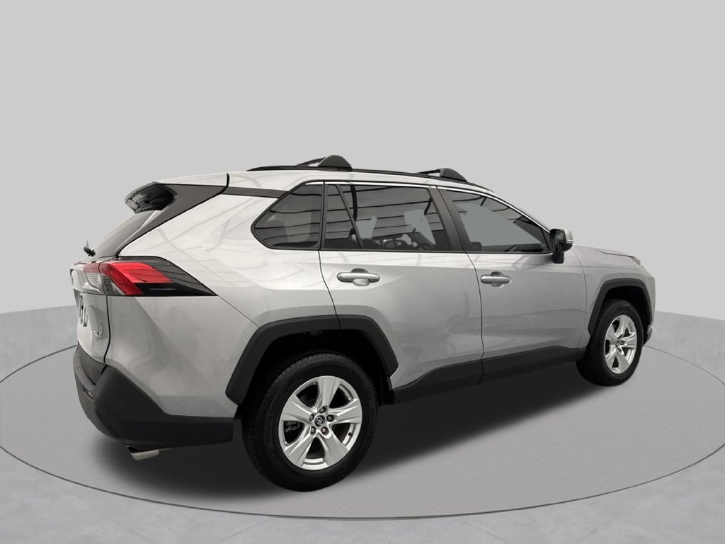 Used 2020 Toyota RAV4 XLE w/ Convenience Package FWD image 15