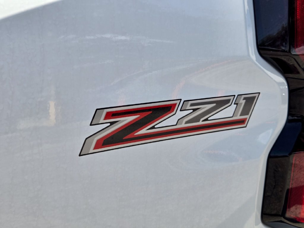 Used 2026 Chevrolet Colorado Z71 w/ Technology Package AWD/4WD image 11