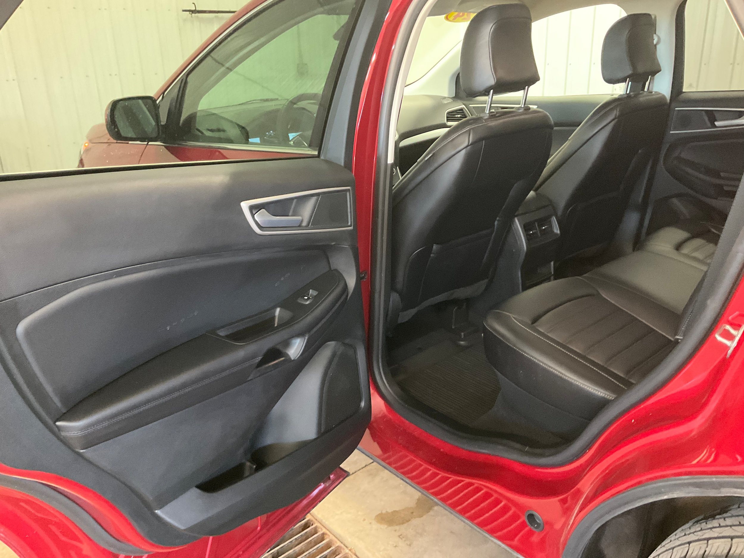 Used 2024 Ford Edge SEL w/ Convenience Package AWD/4WD image 17