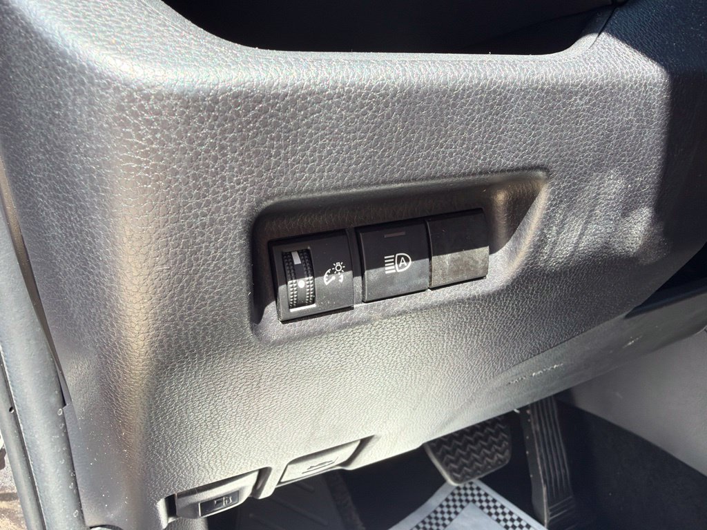 Used 2025 Toyota RAV4 LE AWD/4WD image 11