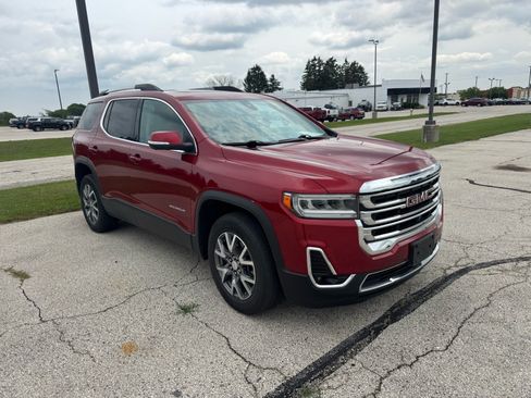 Used 2023 GMC Acadia SLT w/ Technology Package AWD/4WD image 3