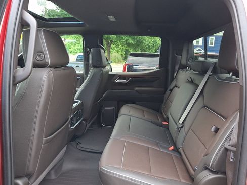 Used 2023 GMC Sierra 1500 Denali w/ Denali Reserve Package AWD/4WD image 10