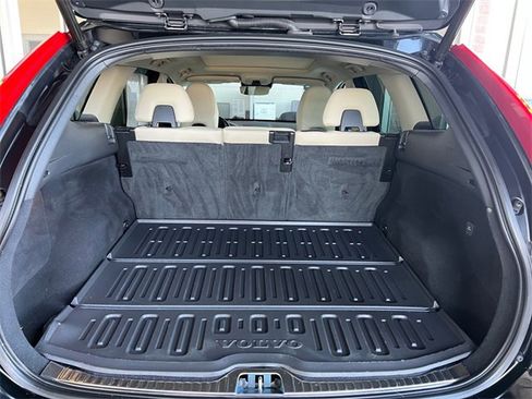 Used 2016 Volvo XC60 T5 Platinum w/ Climate Package image 14