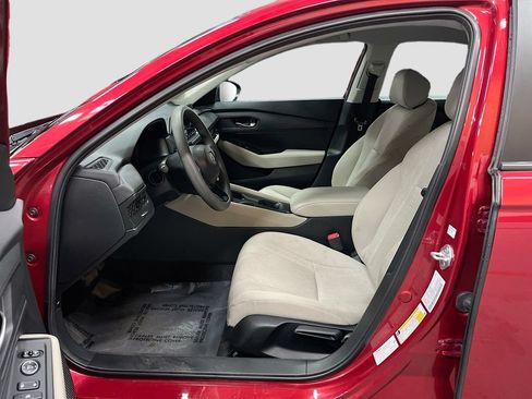 Used 2025 Honda Accord LX image 19