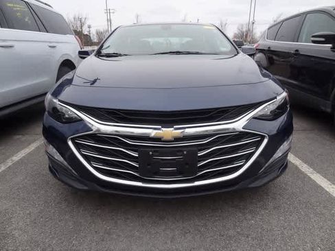 Used 2022 Chevrolet Malibu LT image 2